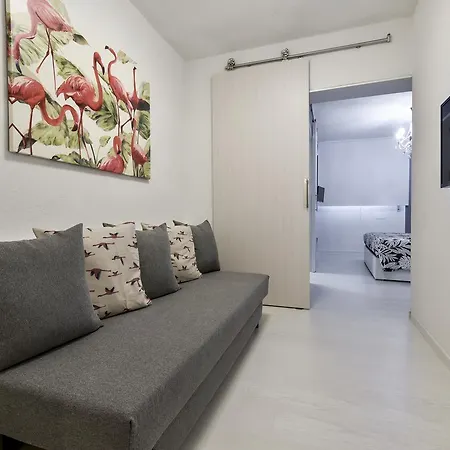 Resilienza Tropical & شقة *